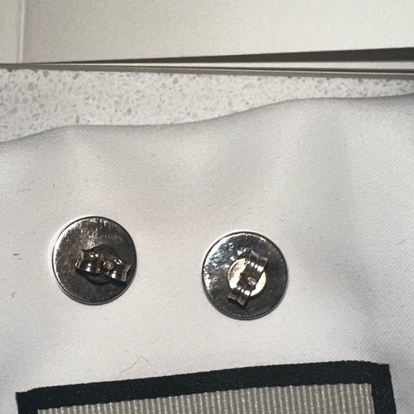 Gucci Trademark Stud Earring - Picture 3 of 5